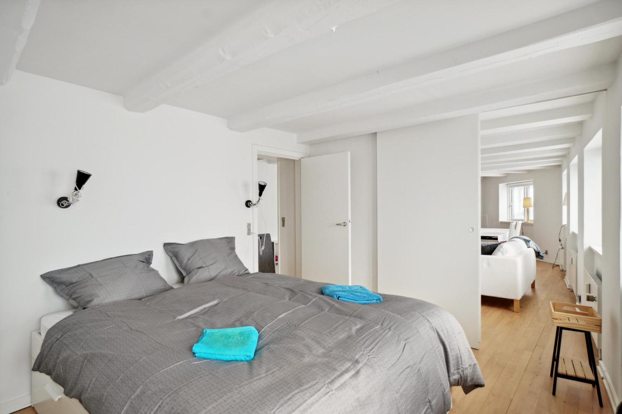 In Laksegade: 1br 300m From Kgs Nytorv Leilighet *